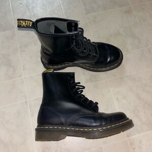 Doc Martin’s size women’s 7. Great condition!